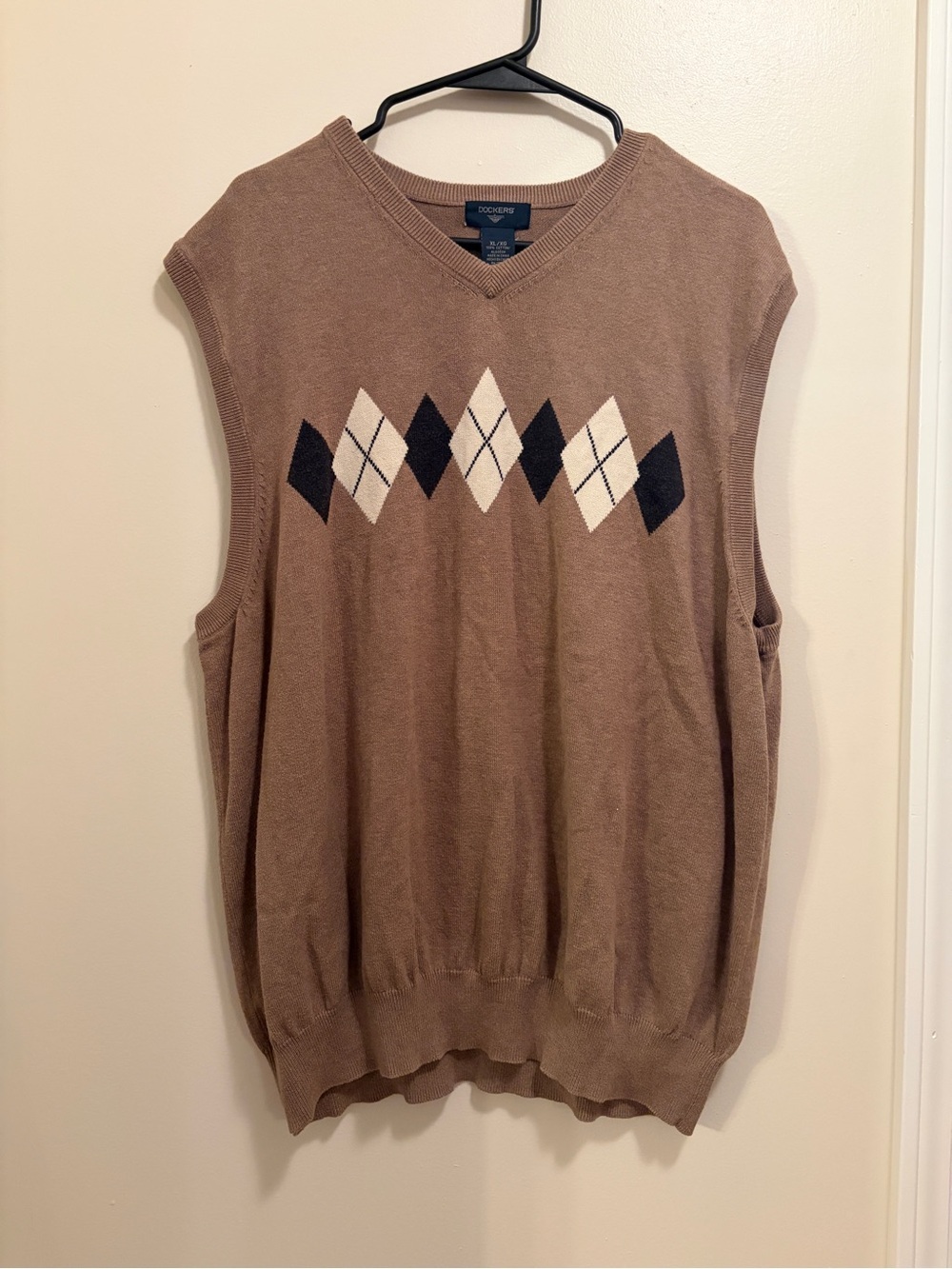 Dockers Men’s Brown Argyle V-Neck Sweater Vest 100% cotton